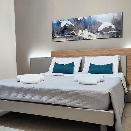 Fd Apartments - Zoe Prestigioso Appartamento Vicino Alla Stazione E Al Centro Monopoli Bagian luar foto